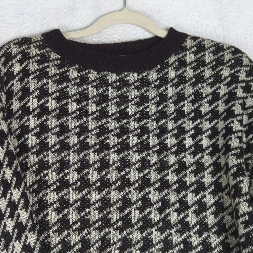 VIGOSS Women's Black & White Houndstooth Cropped Crewneck Boxy Sweater‎ Size S